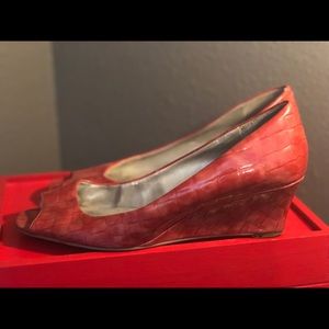 Coral color low heel with peep toe